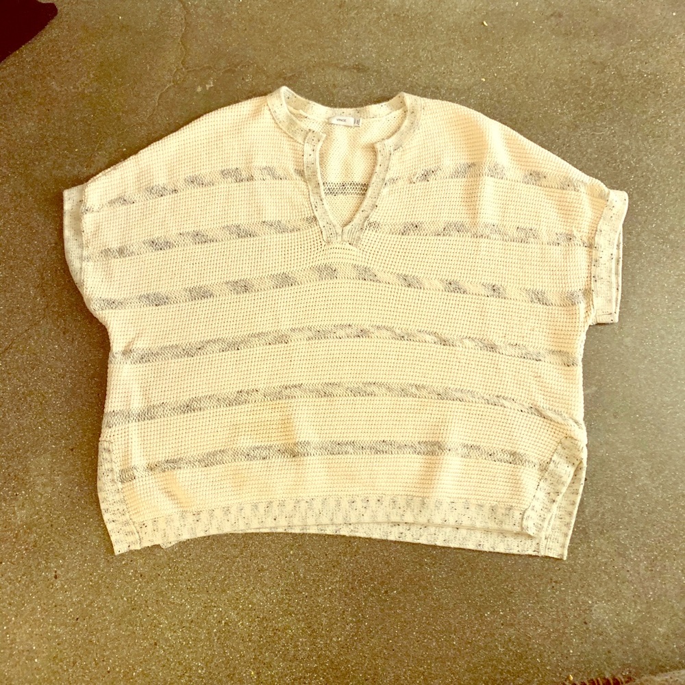 Vince cream poncho with black details